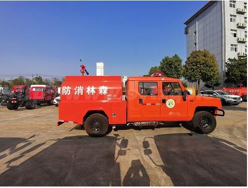 森林消防供水车