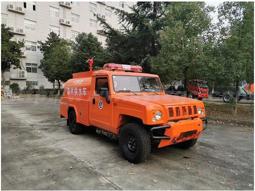 森林消防越野供水车