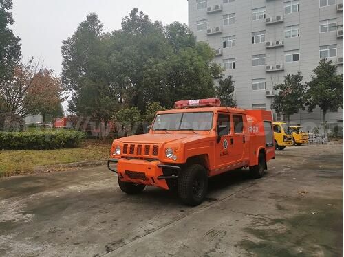 森林消防越野供水车