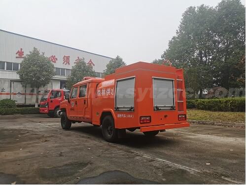 森林消防越野供水车