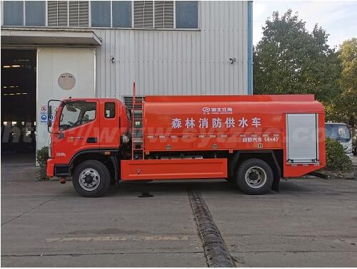 森林消防越野供水车