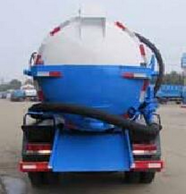 大力牌DLQ5080GXWY5型吸污车